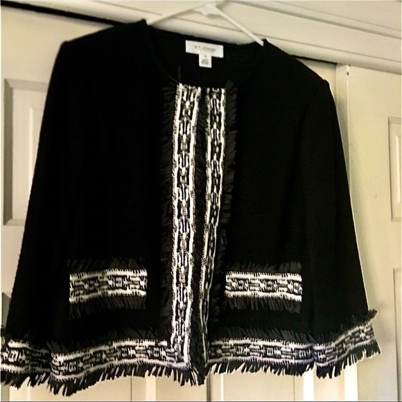 ST. JOHN BLACK AND WHITE CARDIGAN SWEATER SIZE 10 LIKE NEW CONDITION - Picture 10 of 10